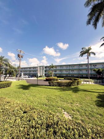 Eastern Shores Palo Alto, 3923 NE 166th St #N208, North Miami Beach, Florida 33160, image 1