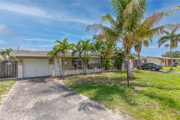 Boulevard Heights, 8851 NW 12th St, Pembroke Pines, Florida 33024, image 1