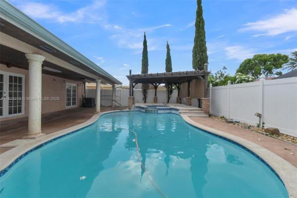 Oak Park, 12440 SW 207th Ter, South Miami Heights, Florida 33177, image 2