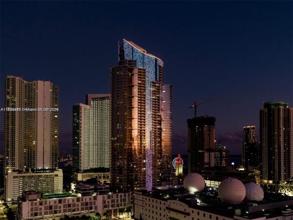 Paramount Miami Worldcenter, 851 NE 1st Ave #3303, Miami, Florida 33132, image 1