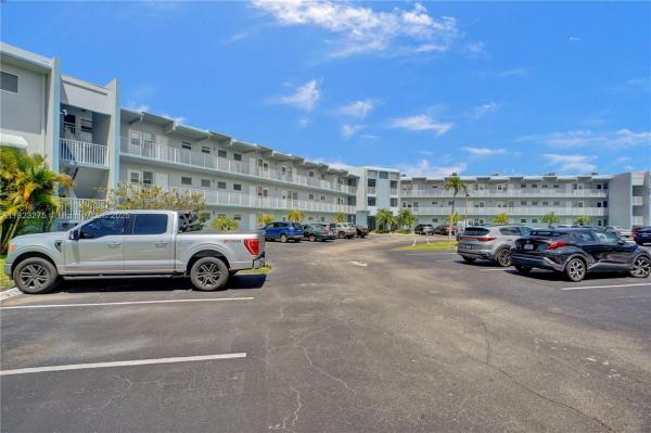 Sheridan Lakes, Hollywood, Florida 33021, image 2