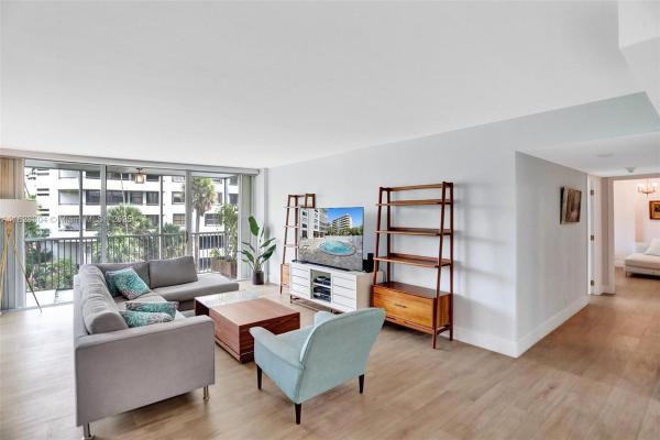 Island Breakers, 150 Ocean Lane Dr #3H, Key Biscayne, Florida 33149, image 1