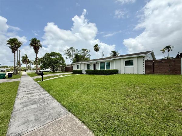 Fairway Park, 15761 SW 102nd Ct, Palmetto Estates, Florida 33157, image 2