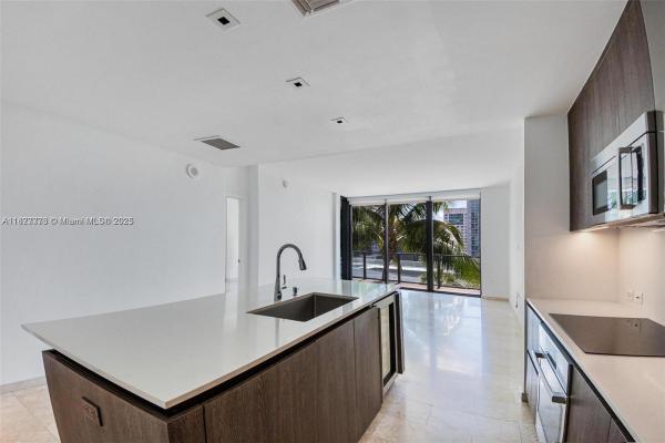 Reach Brickell City Centre, 68 SE 6 St #806, Miami, Florida 33131, image 1