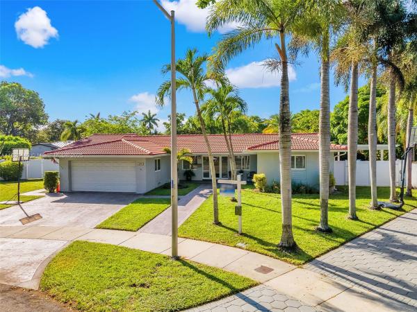 Miami Lakes Residential, 6919 Willow Ln, Miami Lakes, Florida 33014, image 1