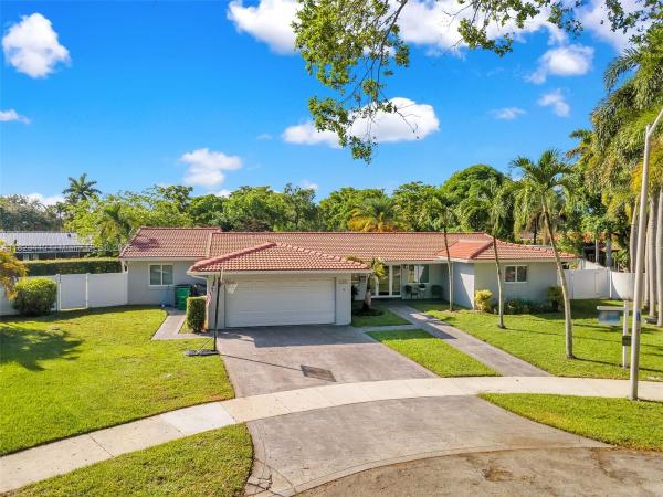 Miami Lakes Residential, 6919 Willow Ln, Miami Lakes, Florida 33014, image 3