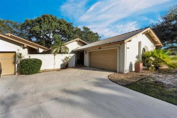 The Hills Of Inverrary, 3400 Cherry Garden Cir #156, Lauderhill, Florida 33319, image 1