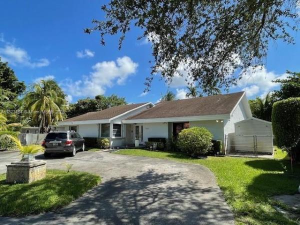Gables Edge, 5780 SW 59th Pl #1, South Miami, Florida 33143, image 1