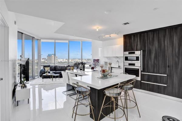 Paramount Miami Worldcenter, 851 NE 1st Ave #2204, Miami, Florida 33132, image 1