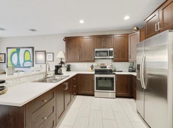 The Shores At Isles Of Bayshore, 9125 SW 227th St #6, Cutler Bay, Florida 33190, image 2
