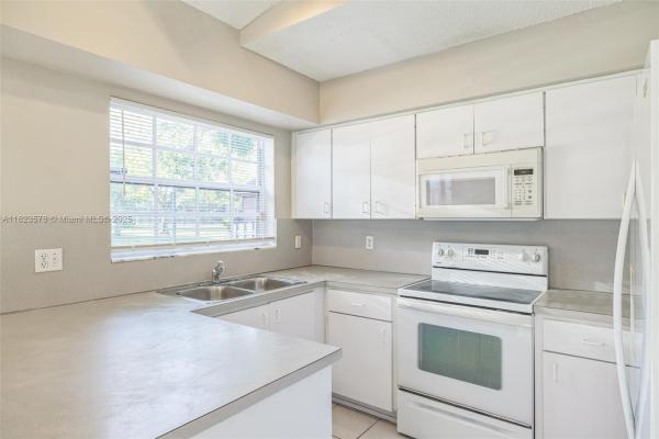 Peral, 9537 SW 154th Ave, The Hammocks, Florida 33196, image 3