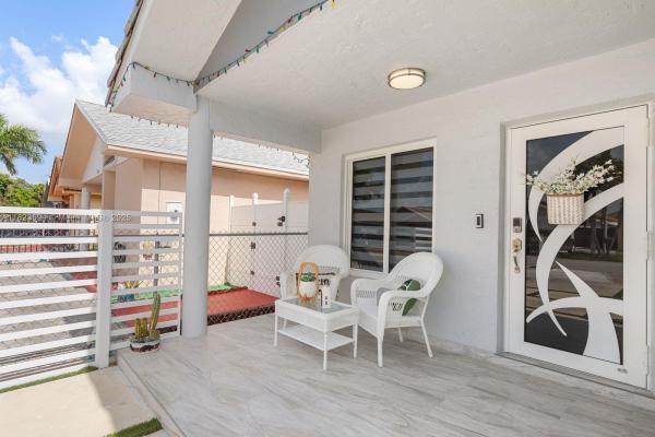 Alameda Jardins, 2735 W 74th St, Hialeah, Florida 33016, image 1