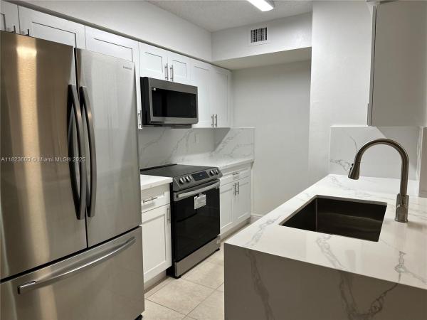 15221 SW 80 St #304, Unincorporated Dade County, Florida 33193, image 1