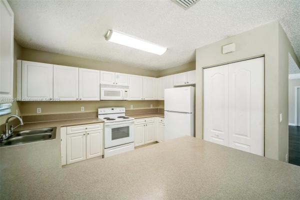 Monterey Lakes, 8995 SW 213th St, Cutler Bay, Florida 33189, image 2