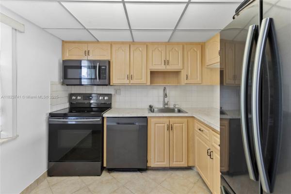 Oriole Golf & Tennis Club 1, 7887 Golf Cir Dr #203, Margate, Florida 33063, image 1