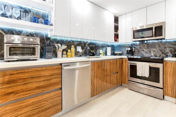 Carlton Bay, 2821 N Miami Beach Blvd #5M, North Miami Beach, Florida 33160, image 1
