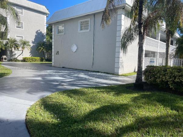 Village Homes & Condos At Palmetto Bay, 17255 SW 95 Ave #153, Palmetto Bay, Florida 33157, image 1