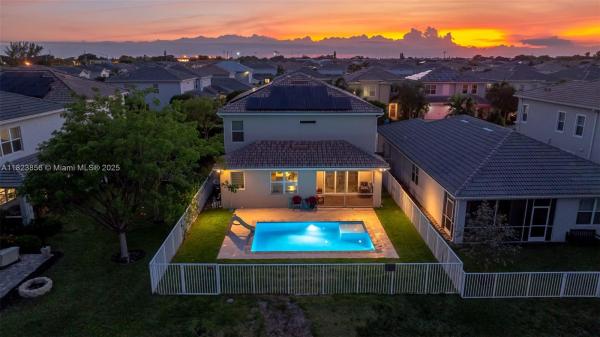 Parkview At Hillcrest, 1595 Pongam Ter, Hollywood, Florida 33021, image 1
