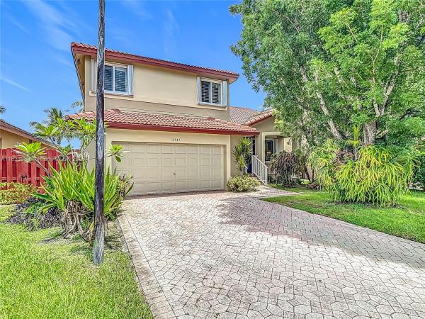 Bonita Lakes, 12347 SW 143rd Ln, Three Lakes, Florida 33186, image 2