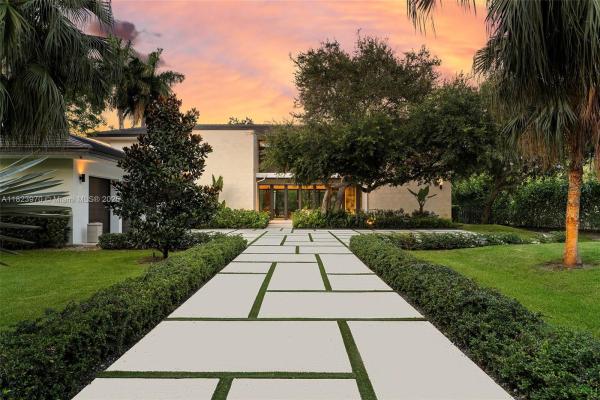 North Pinecrest, 8875 SW 61st Ct, Pinecrest, Florida 33156, image 2