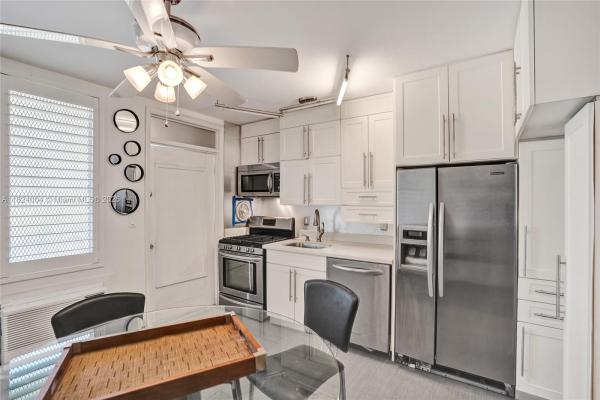 Southern Star, 441 Collins Ave #4, Miami Beach, Florida 33139, image 3