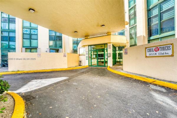 Coral Towers, 2075 SW 122nd Ave #306, Tamiami, Florida 33175, image 3