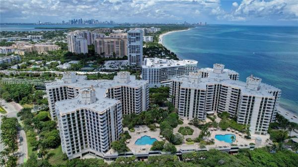 Towers Of Key Biscayne, 1121 Crandon Blvd #E302, Key Biscayne, Florida 33149, image 1