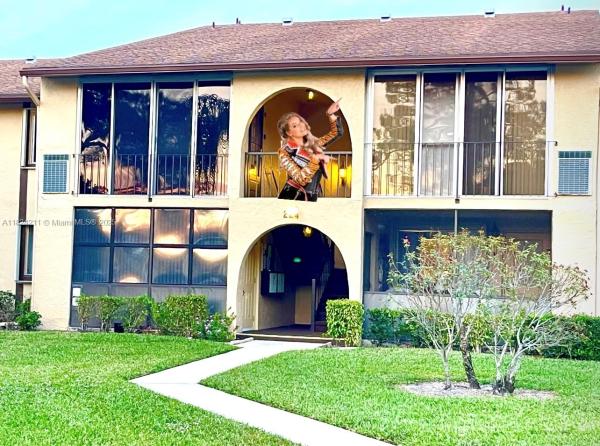 Pine Ridge South 2, 224 Pine Hov Cir #D-2, Greenacres, Florida 33463, image 1
