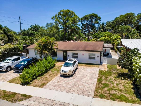 Central Oakland Park, 754 NE 36th St #A-B, Oakland Park, Florida 33334, image 2
