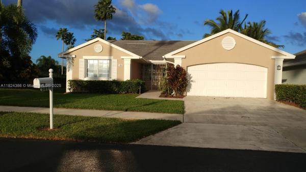 North Gate, 585 SE 25th Ln, Homestead, Florida 33033, image 2