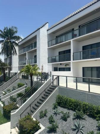 Pelican Landing, 4000 NE 168th St #110A, North Miami Beach, Florida 33160, image 1