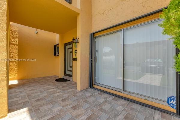 Taracoma Townhomes, 13705 SW 84 St #H, Kendale Lakes, Florida 33183, image 3