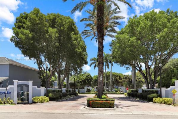 Place Royale, 14263 SW 97th Ter, The Hammocks, Florida 33186, image 3