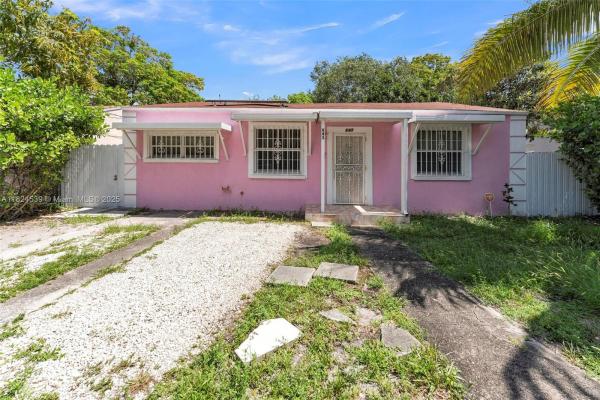 643 NE 130th St, Miami, Florida 33161, image 1