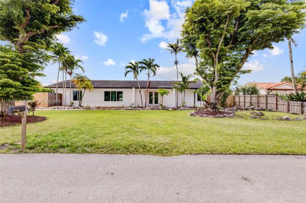 Pine Shore, 12511 SW 115th Ave, Kendall, Florida 33176, image 2