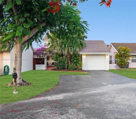 6863 SW 104th Ct, Unincorporated Dade County, Florida 33173, image 1