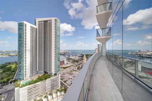 Paramount Miami Worldcenter, 851 NE 1st Ave #3003, Miami, Florida 33132, image 1