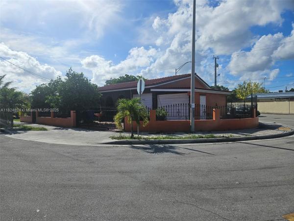 Boscoble, 2327 SW 1st St, Miami, Florida 33135, image 1