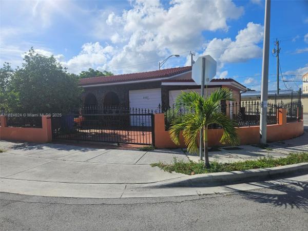 Boscoble, 2327 SW 1st St, Miami, Florida 33135, image 2