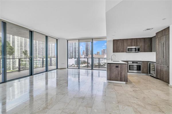 Reach Brickell City Centre, 68 SE 6th St #712, Miami, Florida 33131, image 2