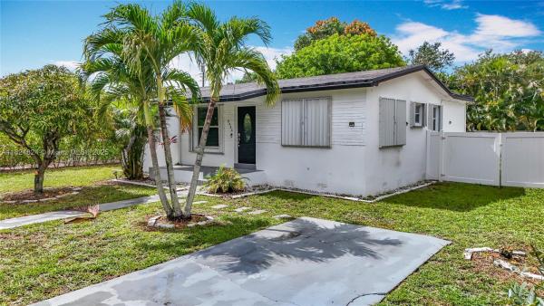 Linwood Gardens, 6464 Mcclellan St, Hollywood, Florida 33024, image 3