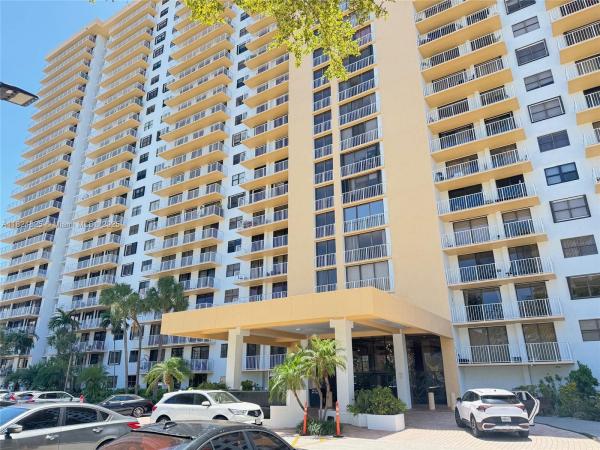 Winston Towers 700, 290 174th St #316, Sunny Isles Beach, Florida 33160, image 1