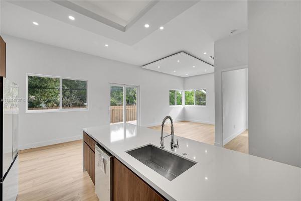 Pine Tree Park, 2931 SW 12th Ave #1, Fort Lauderdale, Florida 33315, image 1