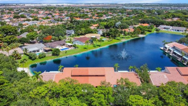 Lake Cynthia, 14716 Breckness Pl, Miami Lakes, Florida 33016, image 3