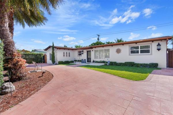 Pine Tree Manor, 9400 Caribbean Blvd, Cutler Bay, Florida 33189, image 2