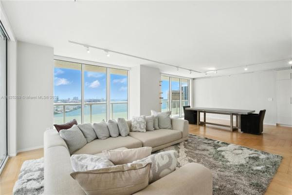 50 Biscayne, 50 Biscayne Blvd #3002, Miami, Florida 33132, image 2
