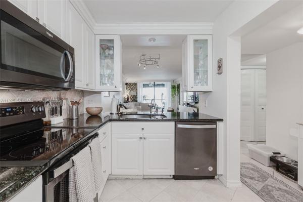 Lake Emerald, 110 Lake Emerald Dr #204, Oakland Park, Florida 33309, image 1