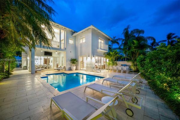 Grand Bay Villas, 3 Turtle Walk, Key Biscayne, Florida 33149, image 1