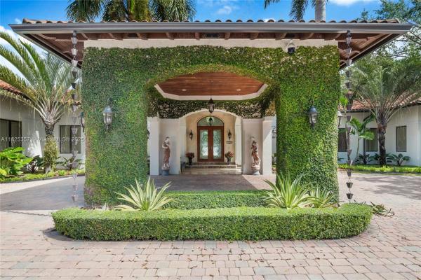 Flagler Groves Estates, 7405 SW 104th St, Pinecrest, Florida 33156, image 1
