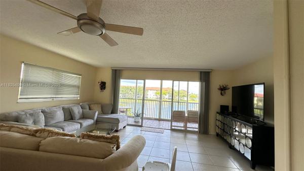 Hawthorne At Century Village, 12950 SW 13th St #301D, Pembroke Pines, Florida 33027, image 2